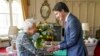 Foto Achiv: Ren Elizabeth d'Anglete ak Premye Minis Kanadyen Justin Trudeau pandan yon rankont nan Chato Windsor, nan Windsor, Anglete, 7 Mas 2022. 