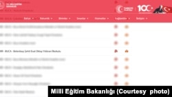 Milli Eğitim Bakanlığı ve okulun sitesinde gün boyu kalmaya devam eden Şehit Esat Oktay Yıldıran İlkokulu’nun adı akşam saatlerinde internetten de silindi.