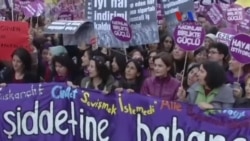 Taksim'de Kadına Yönelik Şiddet Protesto Edildi