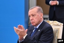 Cumhurbaşkanı Erdoğan asgari ücrette tek seferlik artış olacağını söyledi.